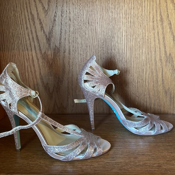 Betsey Johnson blue champagne heels - Picture 2 of 4